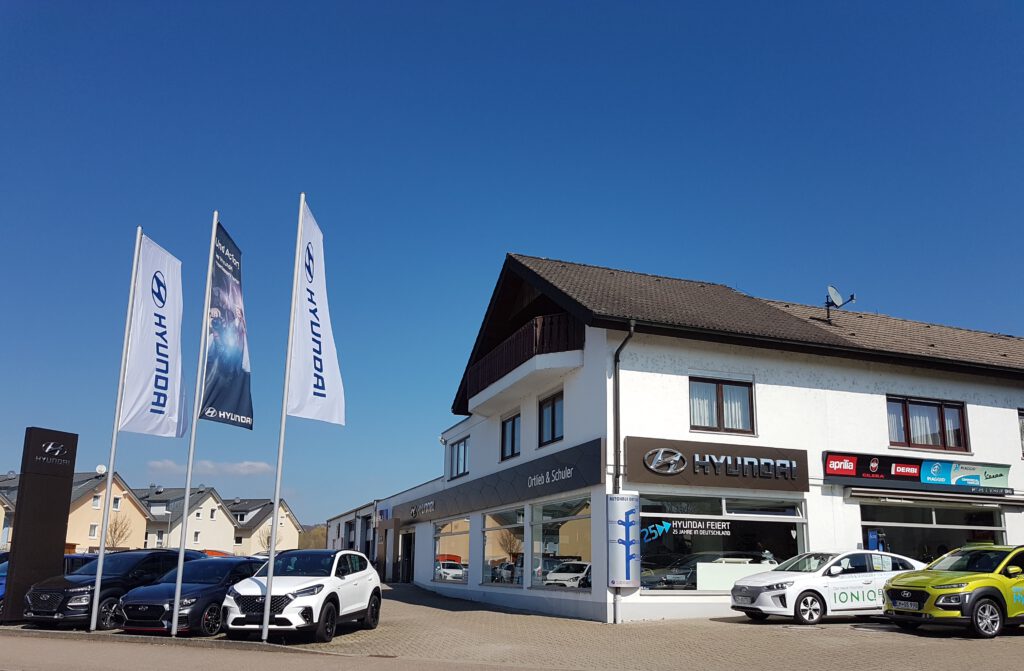 Autohaus Ortlieb & Schuler in Emmendingen - Kollmarsreute. Vertragshändler von Hyundai, Subaru, Piaggio, Aprilia und Tropos Motors.